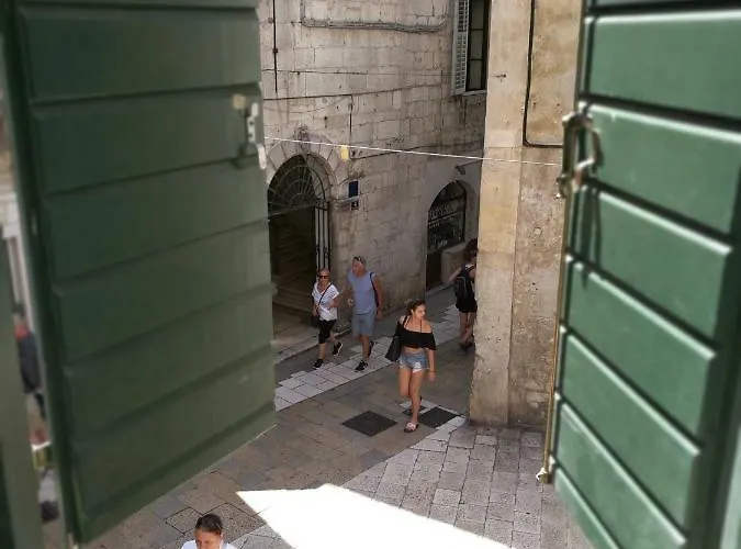 Diocletians Palace For Two Apartment *