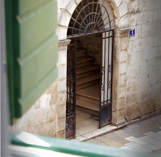 Diocletians Palace For Two Spalato