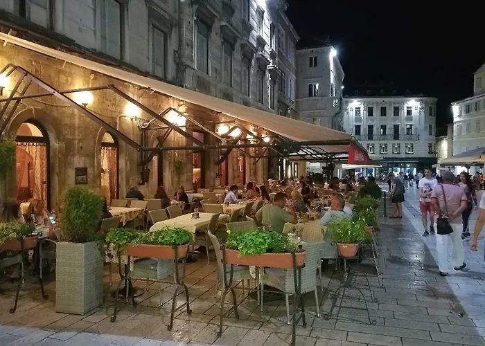 Diocletians Palace For Two Spalato